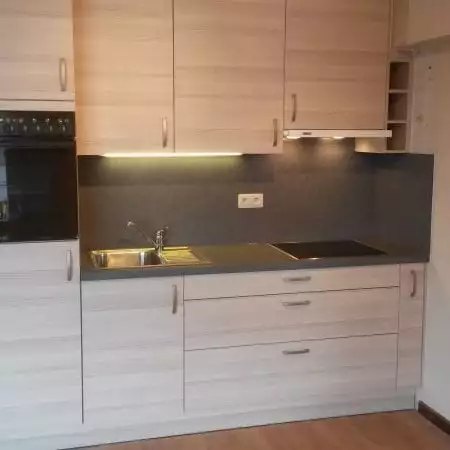 Keuken wand houtstructuur De Panne Zeedijk